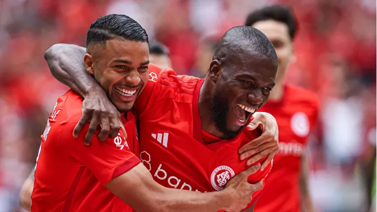 Wanderson? Enner Valencia (à direita) é pensado pelo Palmeiras para suprir carência no ataque de Abel Ferreira