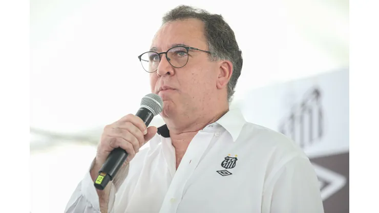 Marcelo Teixeira presidente do Santos durante lançamento do terceiro uniforme no estádio Paulo Machado de Carvalho, no bairro do Pacaembu, em São Paulo, nesta sexta-feira (13). Foto: Reinaldo Campos/AGIFLANCAMENTO DO TERCEIRO UNIFORME DO SANTOS F.C. - Marcelo Teixeira presidente do Santos durante lancamento do terceiro uniforme no estadio Paulo Machado de Carvalho, no bairro do Pacaembu, em Sao Paulo, nesta sexta-feira (13). Foto: Reinaldo Campos/AGIF