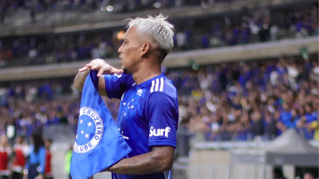 Gabriel Veron atuando pelo Cruzeiro. Foto: Gilson Lobo/AGIF