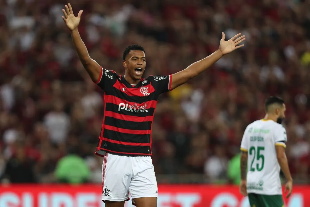 RIO DE JANEIRO, BRAZIL – JULY 6: Carlinhos of Flamengo reacts during the match between Flamengo and Cuiaba as part of Brasileirao 2024 at Maracana Stadium on July 6, 2024 in Rio de Janeiro, Brazil. (Photo by Wagner Meier/Getty Images)