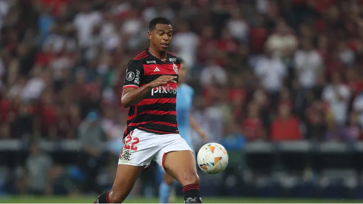 Carlinhos em partida entre Flamengo x Bolivar pela Libertadores 2024 (Photo by Wagner Meier/Getty Images)
