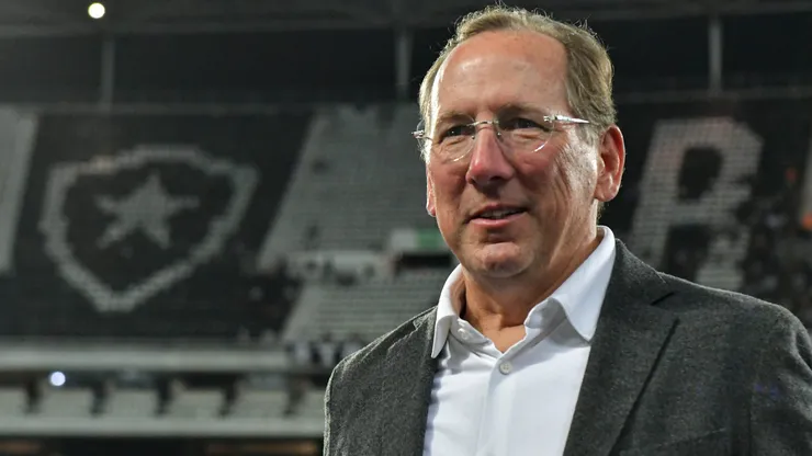 John Textor durante partida do Botafogo pelo Brasileirão 2024.