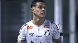 SP - SANTOS - 16/01/2025 - PAULISTA 2025, SANTOS X MIRASSOL - JP Chermont jogador do Santos durante partida contra o Mirassol no estadio Vila Belmiro pelo campeonato Paulista 2025. Foto: Reinaldo Campos/AGIF