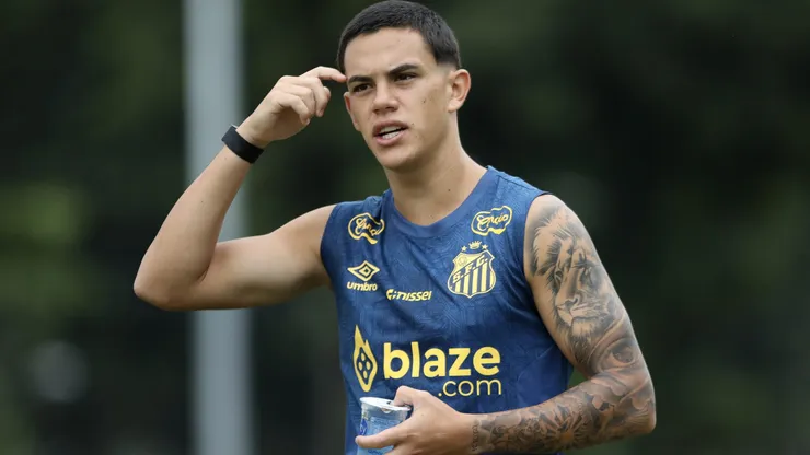 JP Chermont fica por enquanto no Santos.