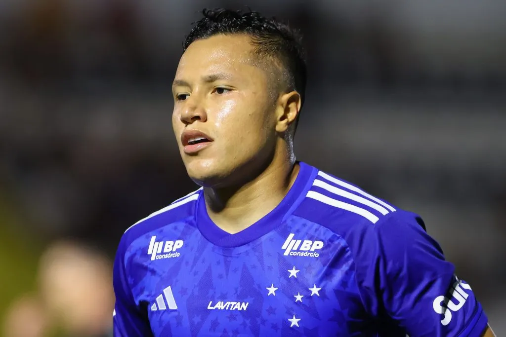 SP – BRAGANCA PAULISTA – 01/12/2024 – BRASILEIRO A 2024, BRAGANTINO X CRUZEIRO – Marlon jogador do Cruzeiro durante partida contra o Bragantino no estadio Nabi Abi Chedid pelo campeonato Brasileiro A 2024. Foto: Joisel Amaral/AGIF