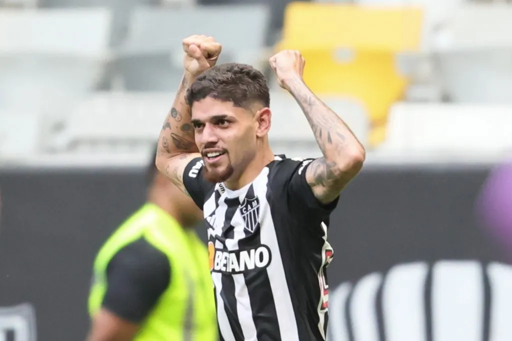 MG – BELO HORIZONTE – 08/12/2024 – BRASILEIRO A 2024, ATLETICO-MG X ATHLETICO-PR – Rubens jogador do Atletico-MG comemora seu gol durante partida contra o Athletico-PR no estadio Arena MRV pelo campeonato Brasileiro A 2024. Foto: Gilson Lobo/AGIF