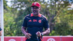 Roger Machado, treinador do Internacional é pressionado pela torcida colorada para relacionar joia no próximo duelo pelo Gauchão