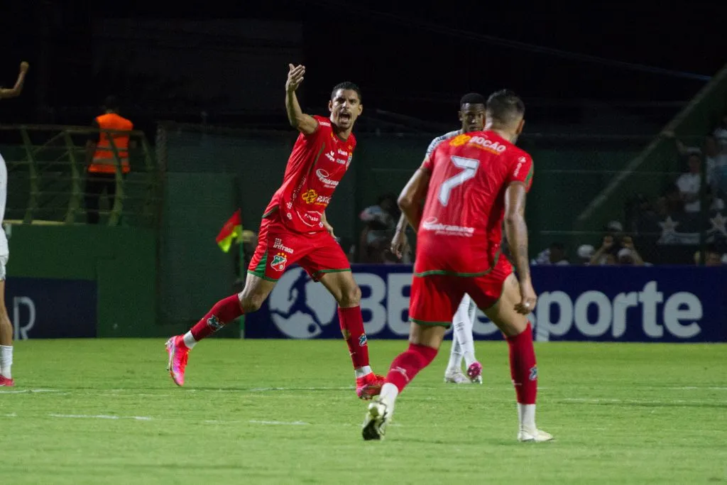 Daniel Amorim comemorando o gol de ontem (25). Foto: Roberto Gardinalli/AGIF
