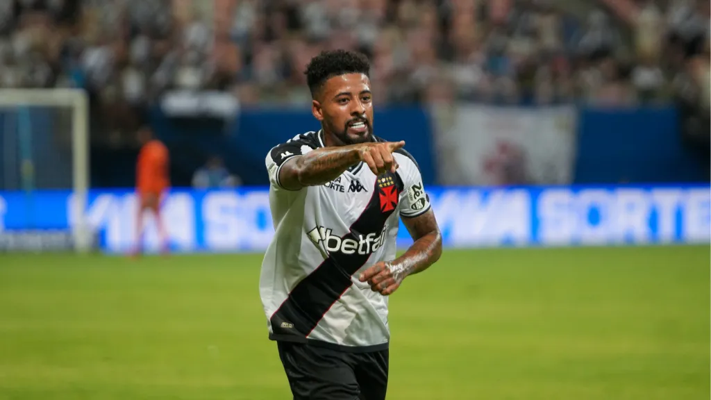 Paulinho jogando pelo Vasco. Foto: Aguilar Abecassis/AGIF