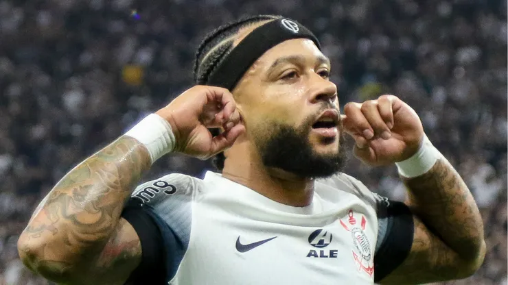 Memphis Depay, do Corinthians, tem maior salário no Brasil - R$ 3,5 milhões/mês - Foto: Joisel Amaral/AGIF