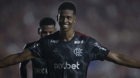 Carlinhos no Flamengo durante partida contra o Bangu no estadio Castelao De Sao Luis pelo campeonato Carioca 2025. Foto: Kayan Mendes/AGIF