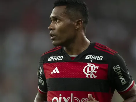 Alex Sandro não tem lesão confirmada, mas é cortado de clássico contra o Vasco