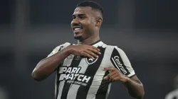 Fenerbahçe faz proposta por Cuiabano, do Botafogo. Foto: Thiago Ribeiro/AGIF