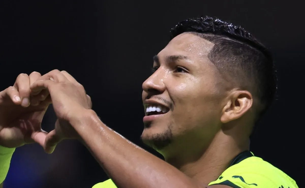 Santos acerta salários com Rony e busca liberação do Palmeiras