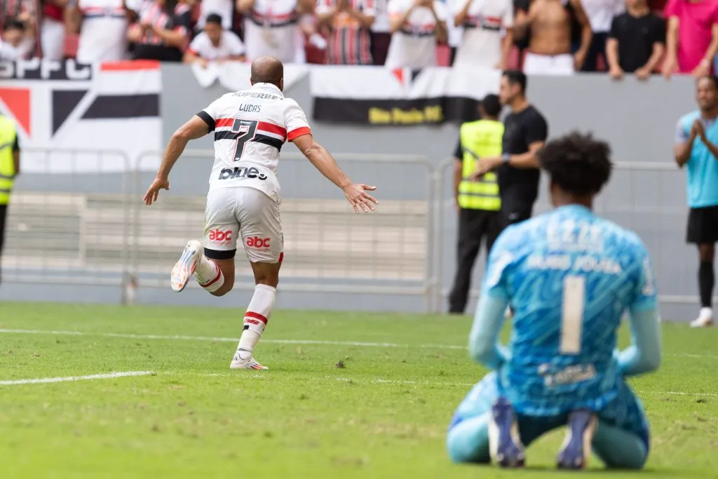 Na última vez que se encontraram, o São Paulo venceu o Corinthians por 3 a 1 pelo Brasileirão, no Mané Garrincha. Foto: Kayan Mendes/AGIF