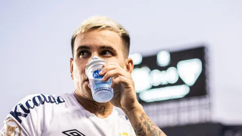 SP - SANTOS - 12/11/2023 - BRASILEIRO A 2023, SANTOS X SAO PAULO - Soteldo jogador do Santos durante partida contra o Sao Paulo no estadio Vila Belmiro pelo campeonato Brasileiro A 2023. Foto: Abner Dourado/AGIF