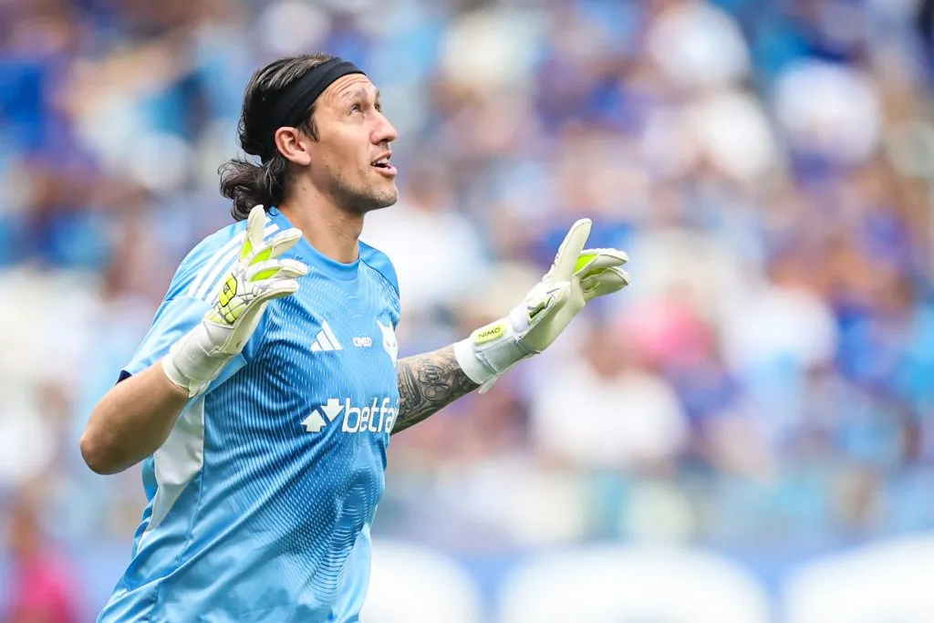 Cássio antes da partida com o Betim. Foto: Gilson Lobo/AGIF