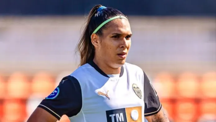 Vitória Almeida pelo Valencia