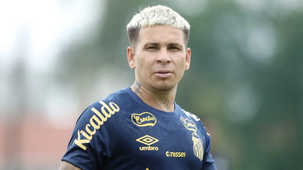 Soteldo em treino do Santos