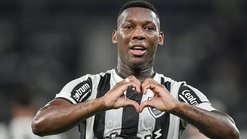 Patrick de Paula comemorando gol contra o Bangu