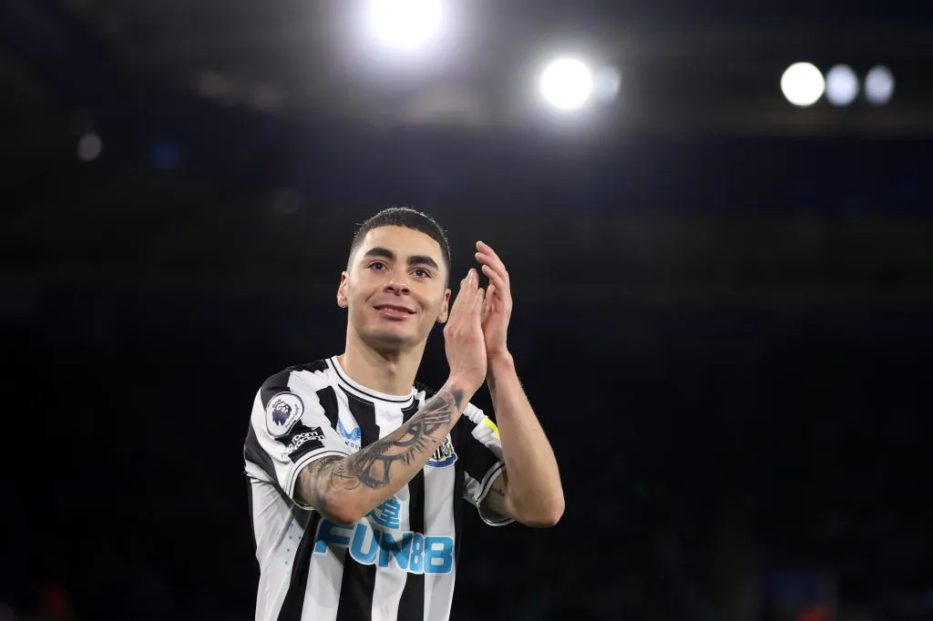 LEICESTER, ENGLAND – DECEMBER 26: Miguel Almiron of Newcastle United applauds fans after being substituted off during the Premier League match between Leicester City and Newcastle United at The King Power Stadium on December 26, 2022 in Leicester, England. (Photo by Nathan Stirk/Getty Images)
