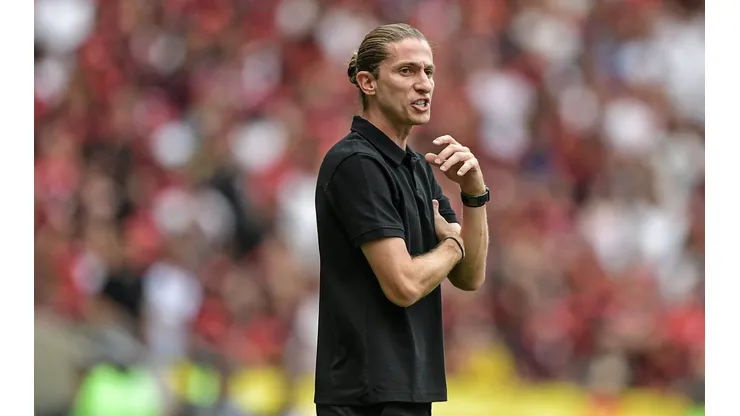 Felipe Luís, comanda a equipe do Flamengo - Foto: Thiago Ribeiro/AGIF