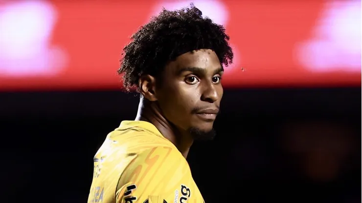 Hugo Souza em ação pelo Corinthians - Foto: Marcelo Zambrana/AGIF