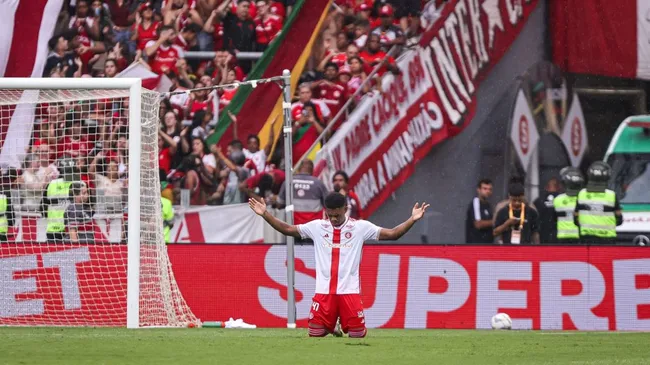 Victor Gabriel jogador do Internacional durante partida contra o Juventude no estadio Beira-Rio pelo campeonato Gaucho 2025. Foto: Maxi Franzoi/AGIF