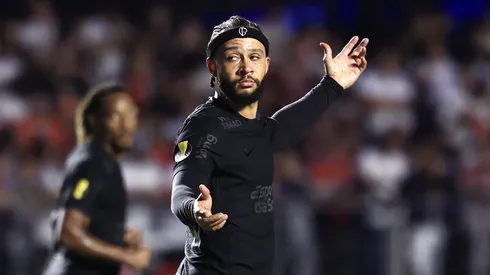 Memphis Depay jogador do Corinthians durante partida contra o Sao Paulo no estadio Morumbi pelo campeonato Paulista 2025. Foto: Marcello Zambrana/AGIF