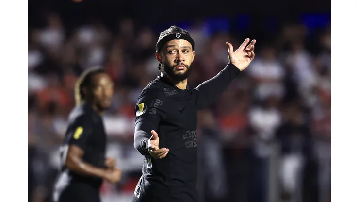 Memphis Depay jogador do Corinthians durante partida contra o Sao Paulo no estadio Morumbi pelo campeonato Paulista 2025. Foto: Marcello Zambrana/AGIF