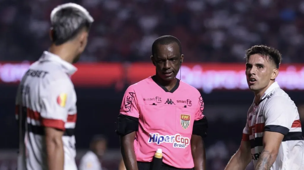 Foto: Marcello Zambrana/AGIF – Enzo Díaz soma duas partidas com a camisa do Clube Paulista no Estadual e foi bem no Majestoso.