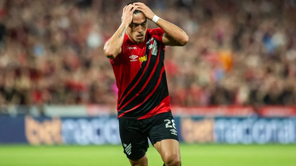 Cuello expõe acordo com o Galo – Foto: Luis Garcia/AGIF