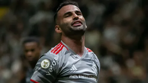 Internacional toma decisão sobre Thiago Maias