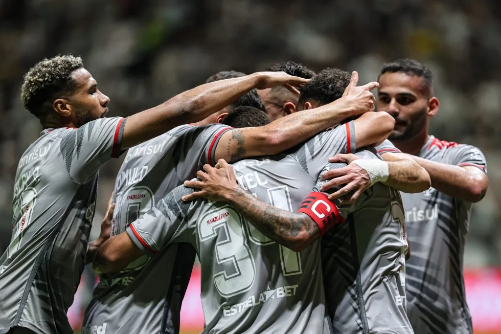 Alan Patrick jogador do Internacional comemora seu gol – Foto: Gilson Lobo/AGIF