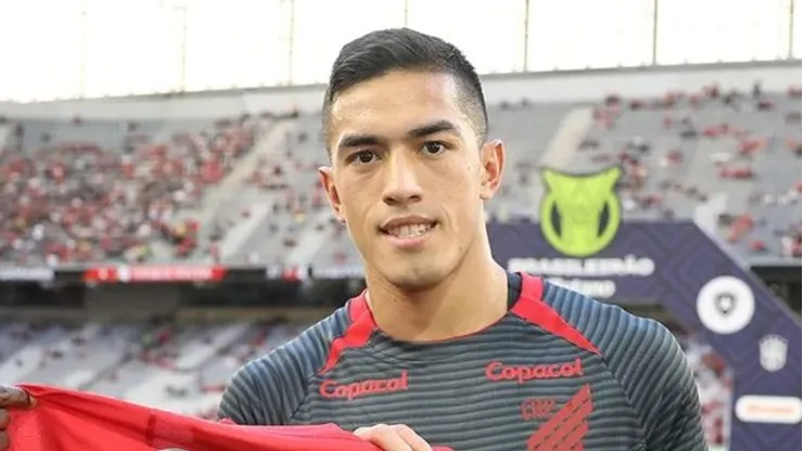 Cuello, ex-atacante do Athletico-PR fecha com o Galo para reforçar a defesa alvinegra