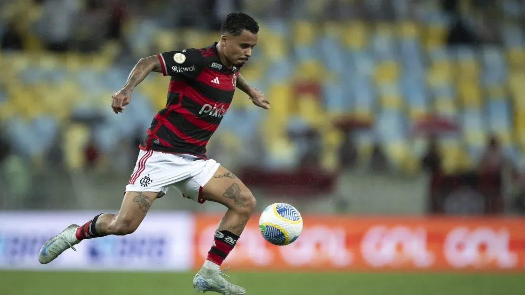 Allan vem se destacando em campo –  Foto: Jorge Rodrigues/AGIF