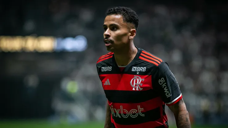 Allan está fora dos planos do Mengão