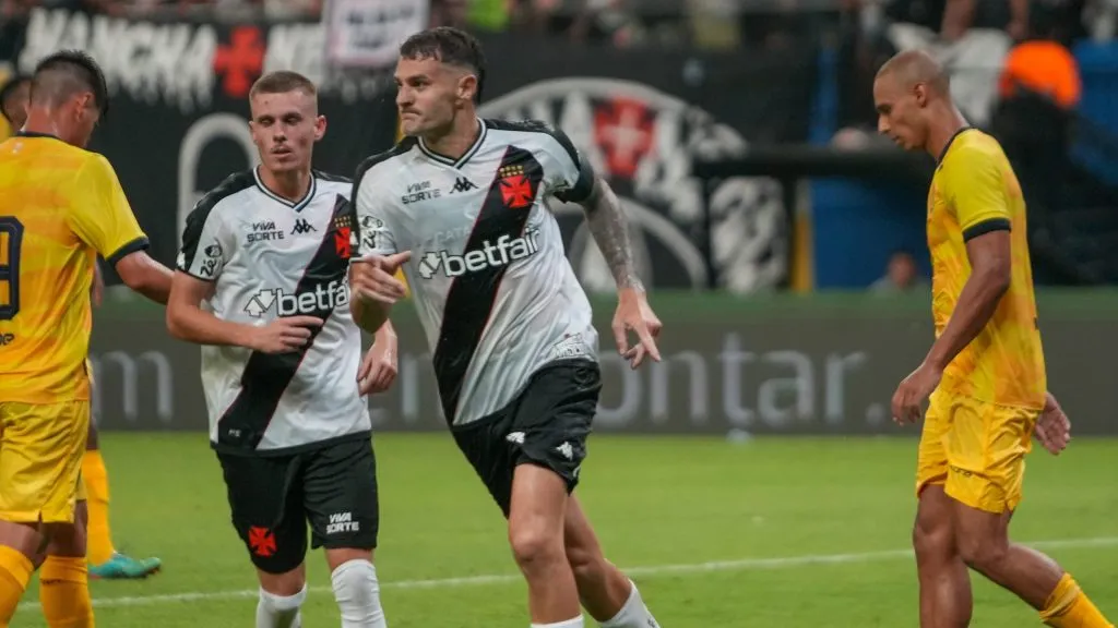 Vegetti comemora gol pelo Carioca em 2025. Foto: Aguilar Abecassis/AGIF