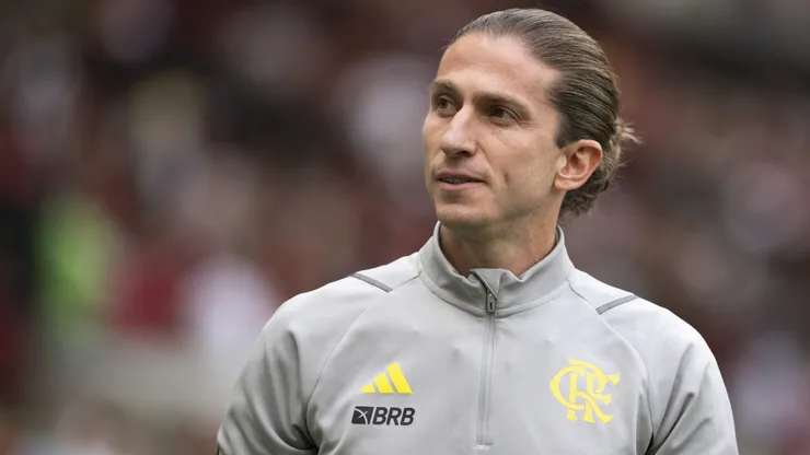 Filipe Luís, acompanha a equipe do Flamengo - Foto: Jorge Rodrigues / AGIF
