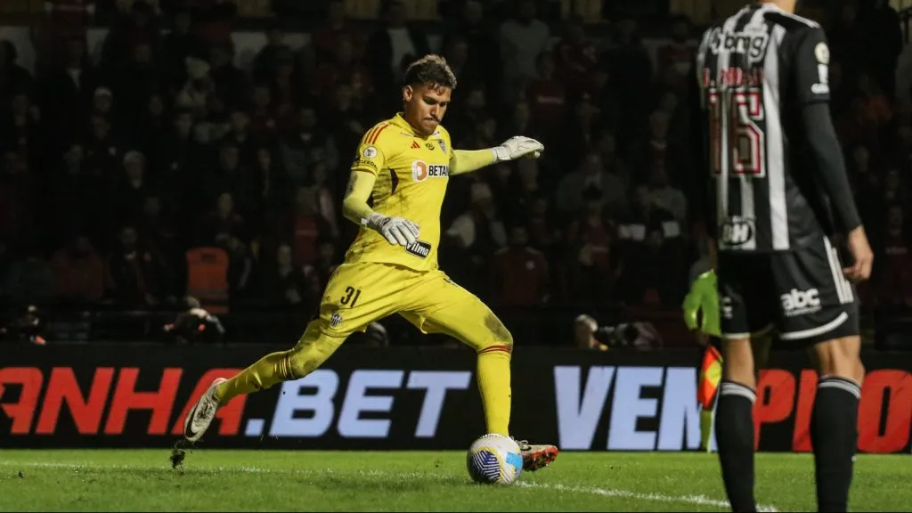 Matheus Mendes pelo Atlético-MG em 2024. Foto: Leonardo Hubbe/AGIF
