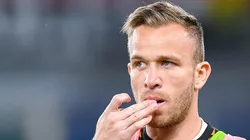 Arthur está fora dos planos da Juve.