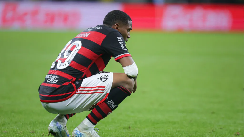 Lorran jogando pelo Flamengo. Foto: Maxi Franzoi/AGIF