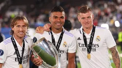 Casemiro ao lado de Kroos e Modric - (Foto: Alex Grimm/Getty Images)