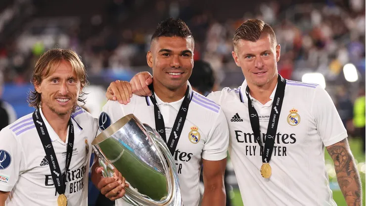 Casemiro ao lado de Kroos e Modric - (Foto: Alex Grimm/Getty Images)