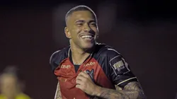 Lucas Esteves, lateral do Vitória