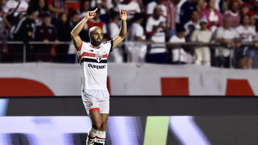 Lucas jogador do São Paulo comemora seu gol, Marcello Zambrana/AGIF