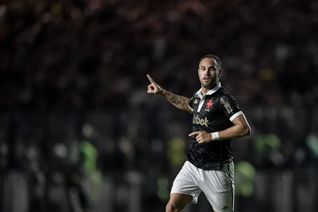 Serginho durante o gol contra o RB Bragantino. Foto: Thiago Ribeiro/AGIF