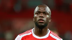 Valencia vive má-fase no Internacional