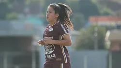 Katielle, lateral-direita, com passagem por grandes clubes como Atlético-MG, Santos e Ferroviária chega para reforçar o Grêmio em 2025