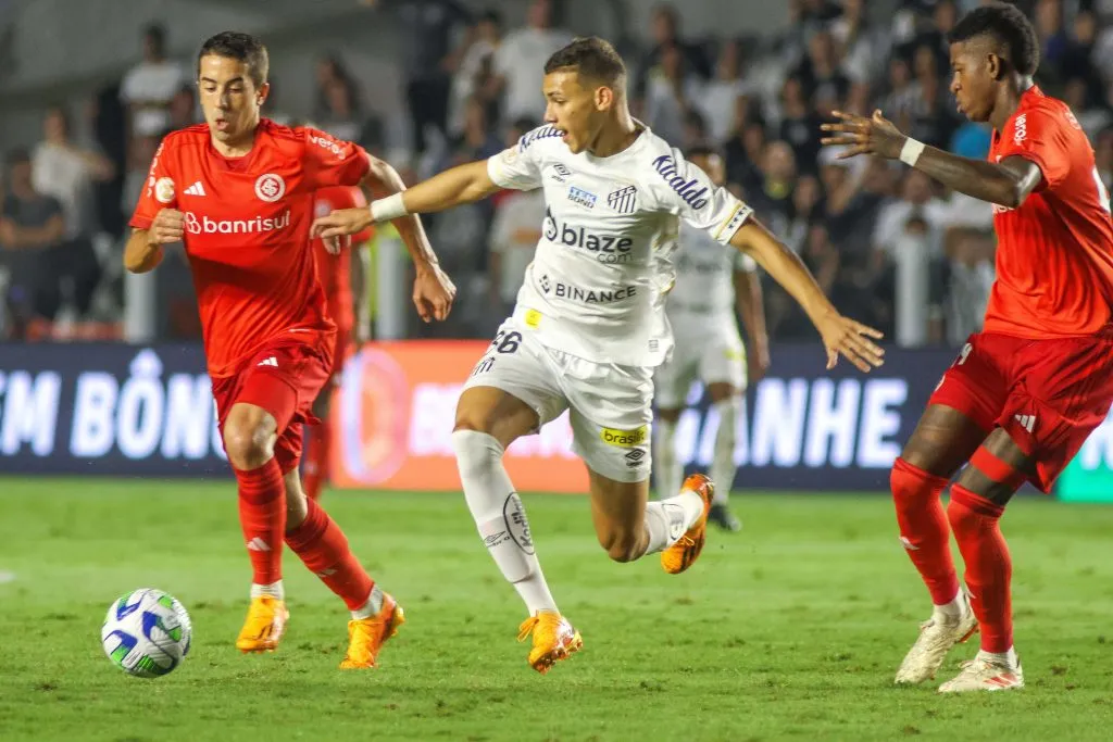Deivid Washington em jogo com o Internacional. Foto: Fernanda Luz/AGIF